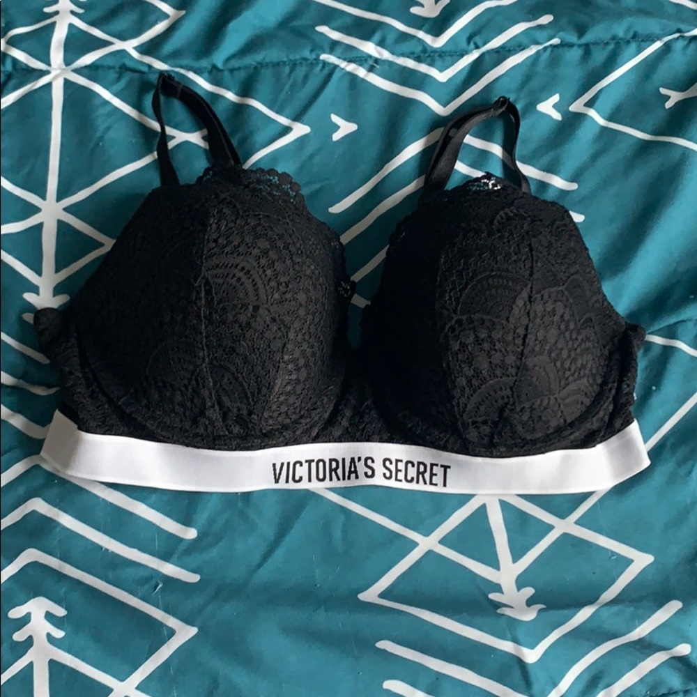 Victoria’s Secret Black lined demi bra 38C